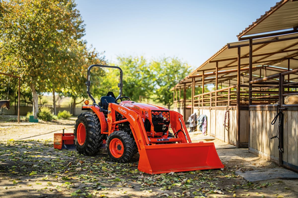 Kubota L3902 working at horse stables